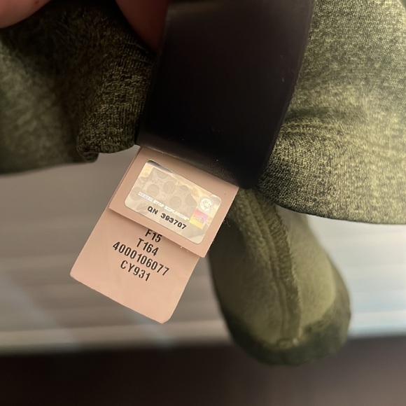 Quarter Zip pullover by The North Face. 93% Polyester/7%Elastane - Picture 6 of 6